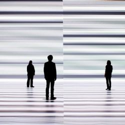 Slavný japonský audio-vizuální umělec Ryoji Ikeda přiveze do Plzně zvukově-světelnou instalaci