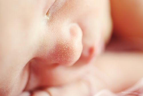Foto: První miminka letošního roku dostanou dar od kraje