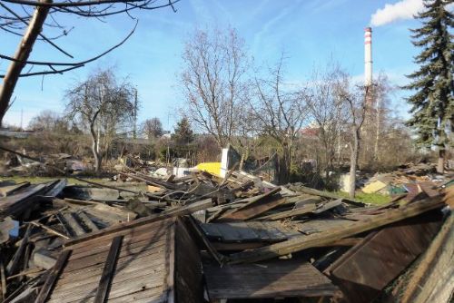Foto: Správa veřejného statku začala s demolicí zahrádkářské kolonie na Jateční
