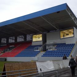 Stavba jižní části tribuny ve Štruncových sadech je hotova, na hlavní teď nejsou peníze 