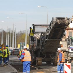 Stavební stroje začaly s rekonstrukcí Borské ulice v Plzni, doprava v místě je omezena 