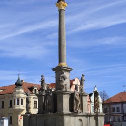 Stříbrský Mariánský sloup v havarijním stavu zachráněn, teď chce cenu