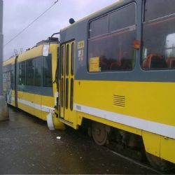 Mladík vystříkal tramvaj pepřovým sprejem