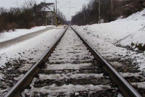 Foto: Muž chtěl v Božkově skočit pod vlak kvůli tíživé finanční situaci