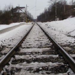 U Holostřev očesali ze železnice zabezpečovací kabel