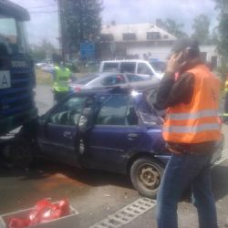V Chrástu vjelo v úterý auto na přejezdu pod vlak, dva zranění