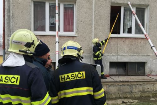 Foto:  V Drahotíně výbuch plynu zničil bytovku, dvě osoby zraněny