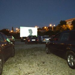 V plzeňském autokině se dál hraje, v pátek si v něm dají sraz americké káry 