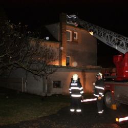 V Příkosicích hořel dům od jiskry z komína
