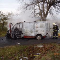 V Soběticích shořela dodávka topenářské firmy