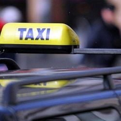V Sušici naboural taxi, pak šel popíjet do hospody