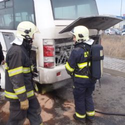 Ve Volduchách hořel autobus, uhasili ho řidič s cestujícím 