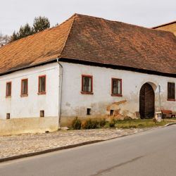 Vzácný barokní dům na náměstí v Úterý může být brzy ruinou