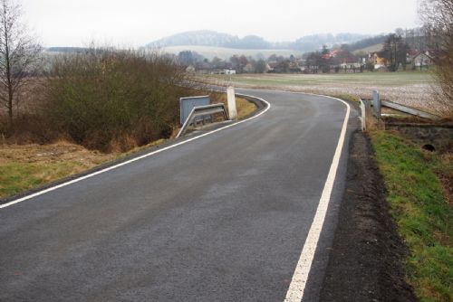 Foto: Z Domažlic do Mrákova mají od úterka bezpečnější silnici