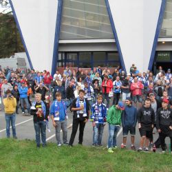 Za HM Arénou funguje zóna pro fanoušky. Před Litvínovem zahraje Extraband Revival a podepíše se Tomáš Pitule