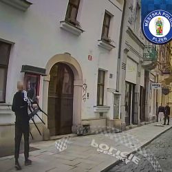 Zamilovaná zlodějka ukradla křeslo jako dárek