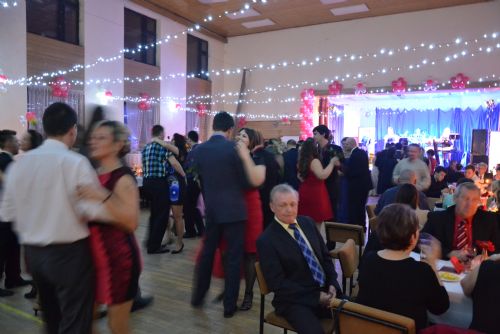Obrázek - 4. reprezentační ples Centra pečovatelských a ošetřovatelských služeb Město Touškov v Kozolupech