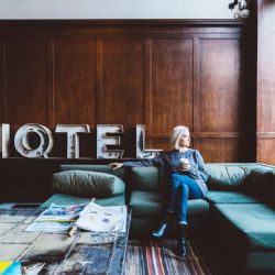 Ten hotel mi patří, říkala v Plzni zmatená žena 