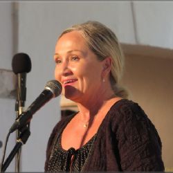 BÁRA BASIKOVÁ: MILUJI SVOU RODINU