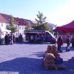 FARMÁŘI ZAČALI JEZDIT I DO ČERNOŠÍNA