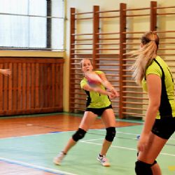 KLADRUBSKÉ VOLEJBALISTKY PODLEHLY ROKYCANSKÝM