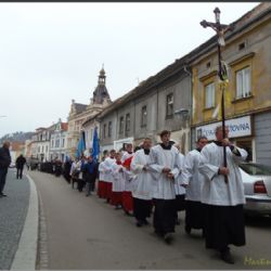 Křesťané nesli svatý obraz do kostela