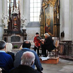 MUZIKANTY ČEKAL NEKONČÍCÍ POTLESK