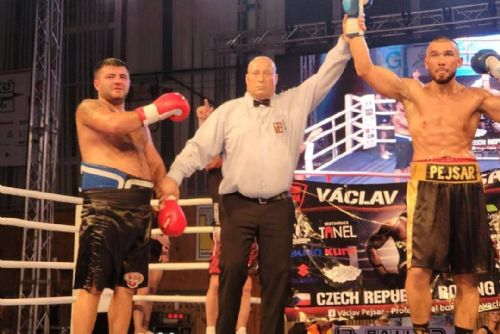 Foto: Plzeňský boxer Václav Pejsar porazil v boxu gruzínskou špičku