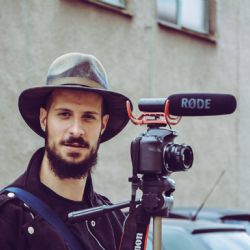 Rozhovor s Petrem Smazalem scenáristou a režisérem Smazaných skečů