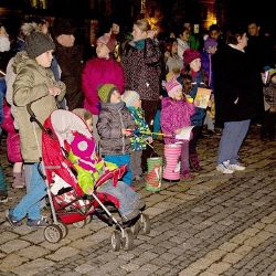 VIDĚLI BETLÉM A ZPÍVALI KOLEDY