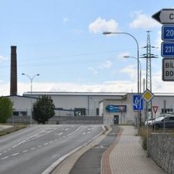Na křížení Jateční a Chrástecké ulice se buduje nová světelná signalizace