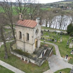 Obnova kaple odhalila historické poklady barona Starcka