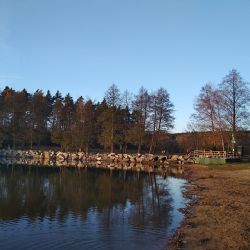Plzeňské vody - Bolevecký rybník exceluje, Český údolí zakaleno