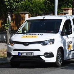 Plzeňský Senior Expres - levnější a ekologičtější jízdy od EcoCity TAXI