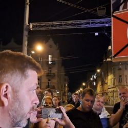 Rakušan pod palbou - minister vnitra čelil fašistické provokaci