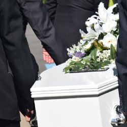 Zázrak nebo omyl? Seniorka ožila před pohřební službou!