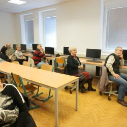 Jarní počítačové kurzy pro seniory jsou zahájeny