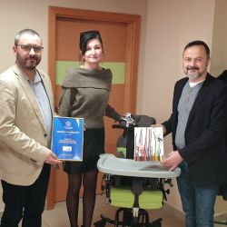Plzeňský centrální obvod přispěl na nákup speciální rehabilitační židle