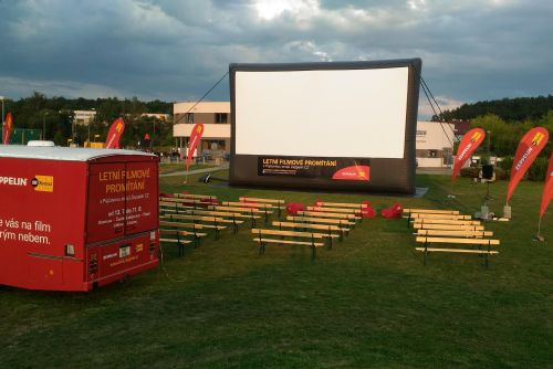 Foto: Ve čtvrtek ve Škodalandu zahájilo promítání letní kino