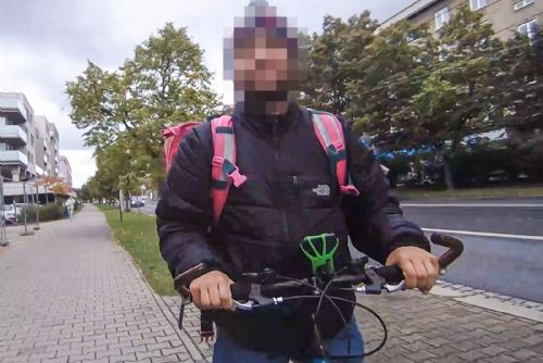 obrázek:Agresivní, opilý a zdrogovaný kurýr utíkal před policií