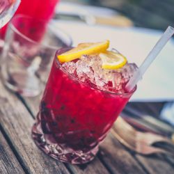 Plzeň plánuje rozšíření zákazu alkoholu na veřejnosti