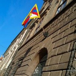 Plzeň vyvěsila tibetskou vlajku
