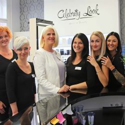 Plzeňské kadeřnictví Celebrity Look opět stříhá ostošest