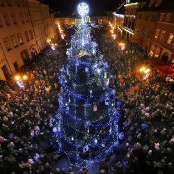 Hejtmanka vyzvala starosty k omezení hromadných akcí