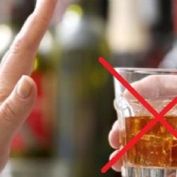 V hudebním klubu v Plzni popíjel alkohol i čtrnáctiletý
