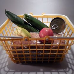 Seniorka v Tachově nechala kabelku v nákupním košíku