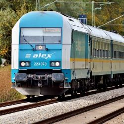 Z lokomotiv v Plzni odčerpali tisíce tun nafty