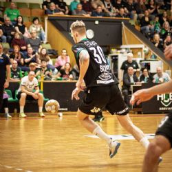 Karviná zahájila finále v extralize triumfem nad Plzní 30:23