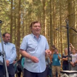 Na Šumavě oživili kouzlo Popelky - u Javorné znovu stojí křížek z pohádky