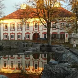 Objevte kouzlo barokní sýpky a zámku Mlázovy